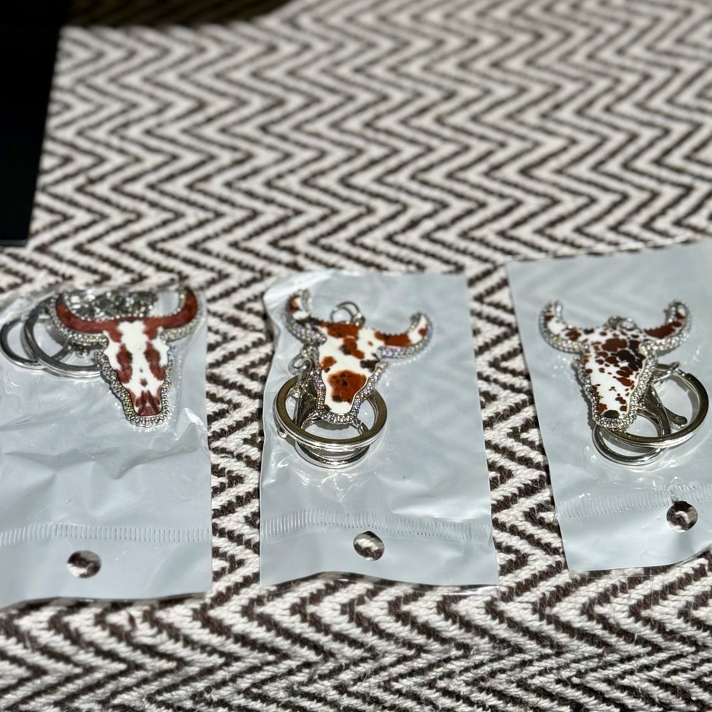 ❤️Buy Now❤️Western Bull Skull Enamel Bag Charm / Keychain - Picture 15 of 16